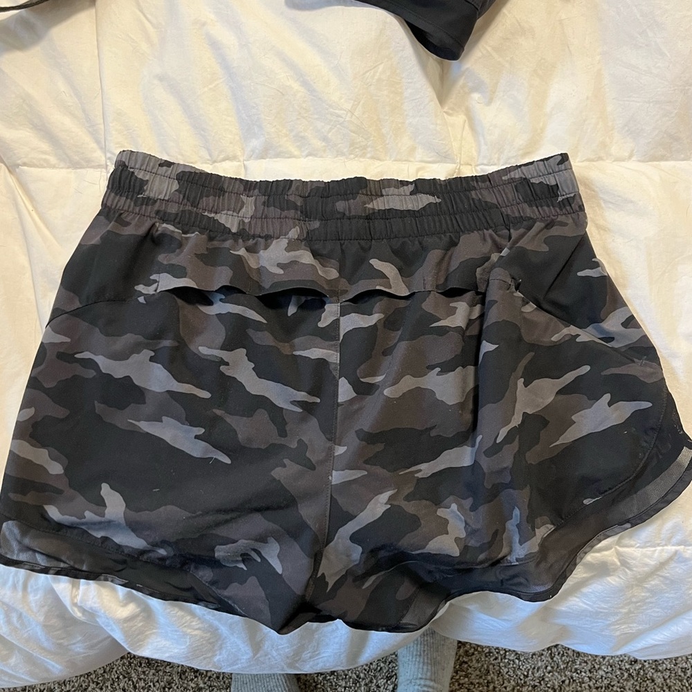 Athleta Mesh Racer Run Short 4” - Picture 2 of 6